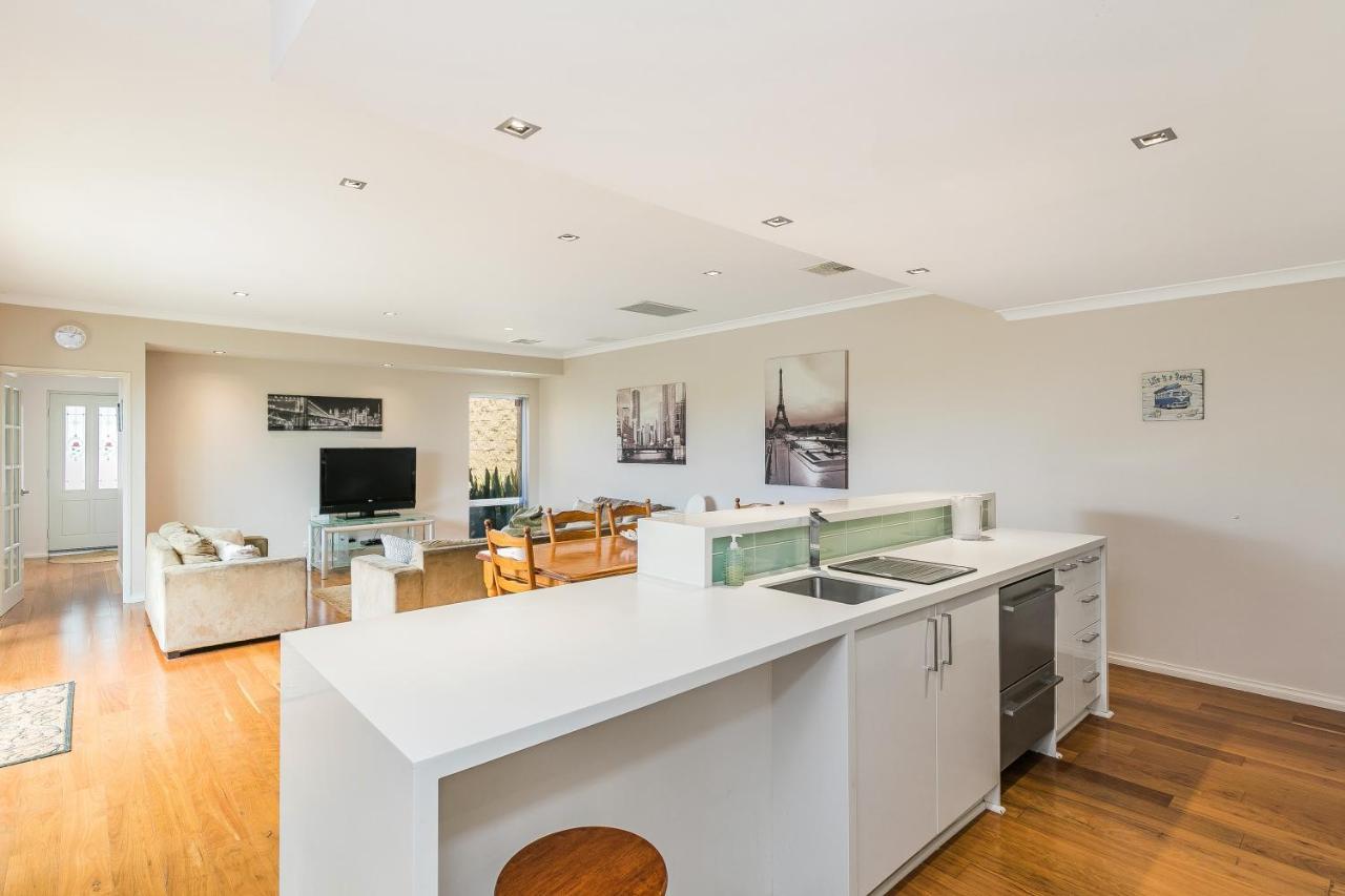 Ocean Keys Cottage - Free Wifi Mindarie Luaran gambar
