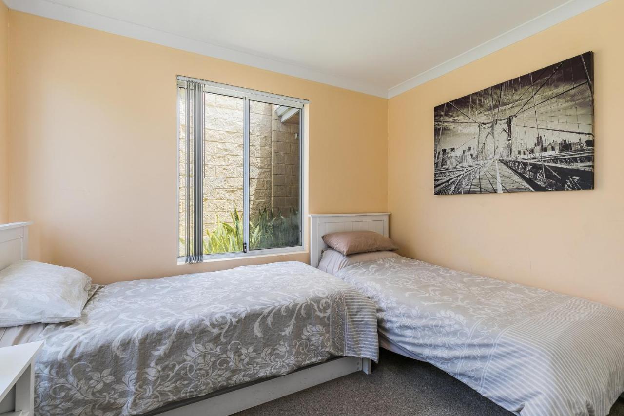 Ocean Keys Cottage - Free Wifi Mindarie Luaran gambar